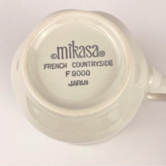 Mikasa French Countryside flat cups, set of two, vintage white china tea mugs - Picture 4 of 6